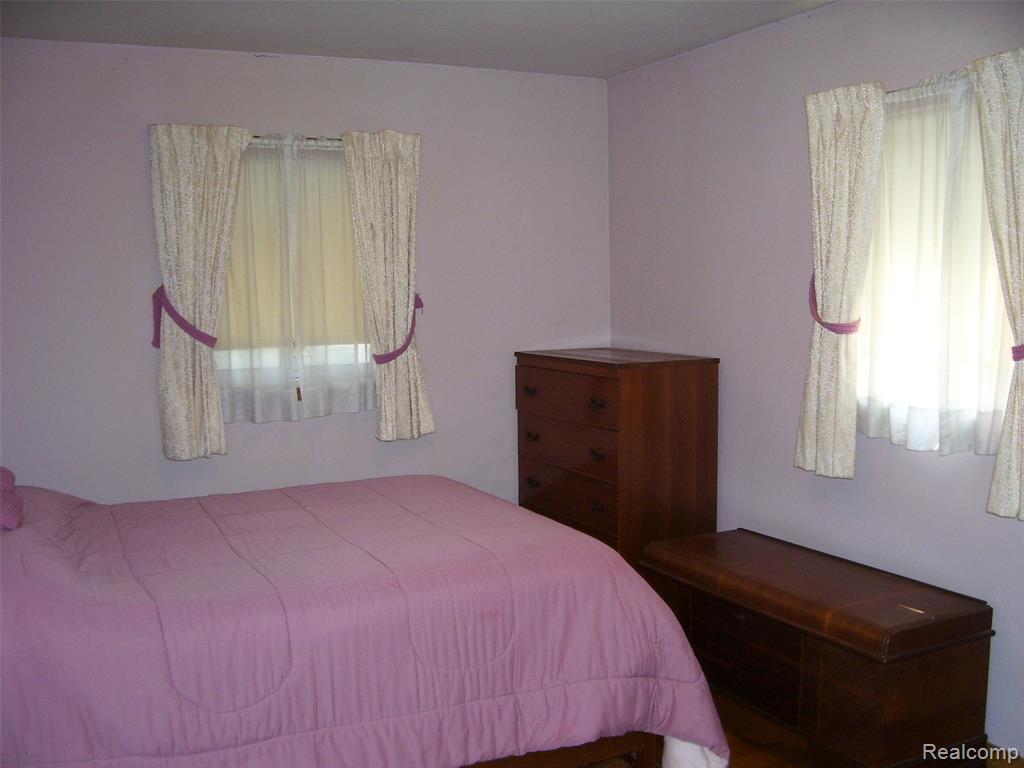 7300 Weingartz, Center Line, MI 48015 — Photo 8