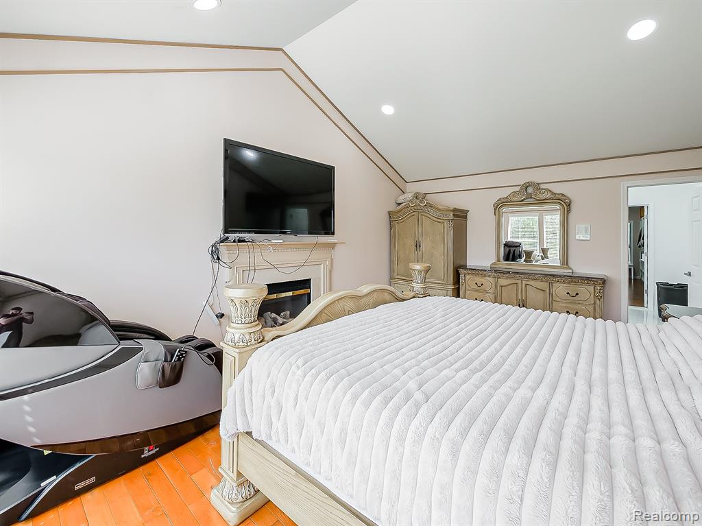 5221 Sandlewood Drive, Commerce Twp, MI 48382 — Photo 40