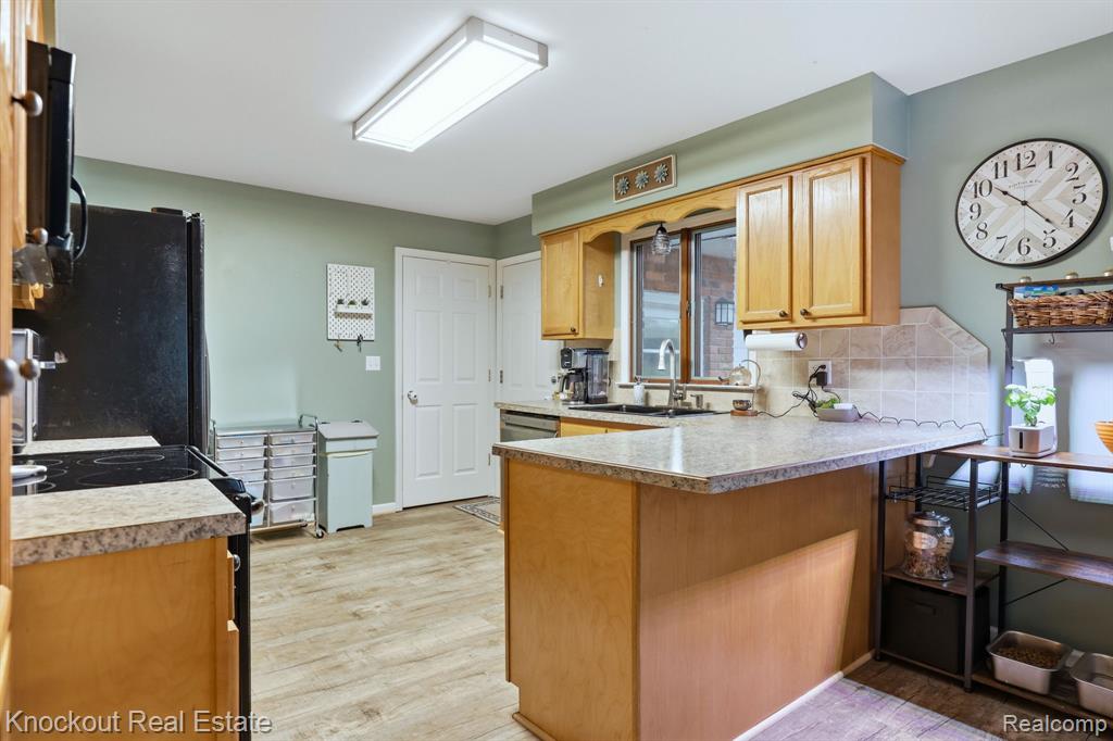 4256 Emerald Drive, Bridgeport, MI 48722 — Photo 14