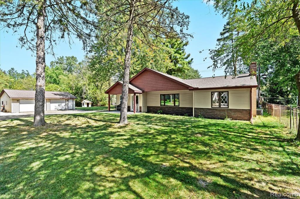 4821 Pinehurst Court, Brighton, MI 48116 — Photo 2