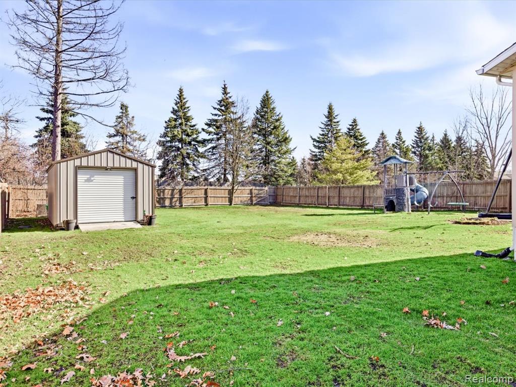 600 Applegate Drive, Marysville, MI 48040 — Photo 3