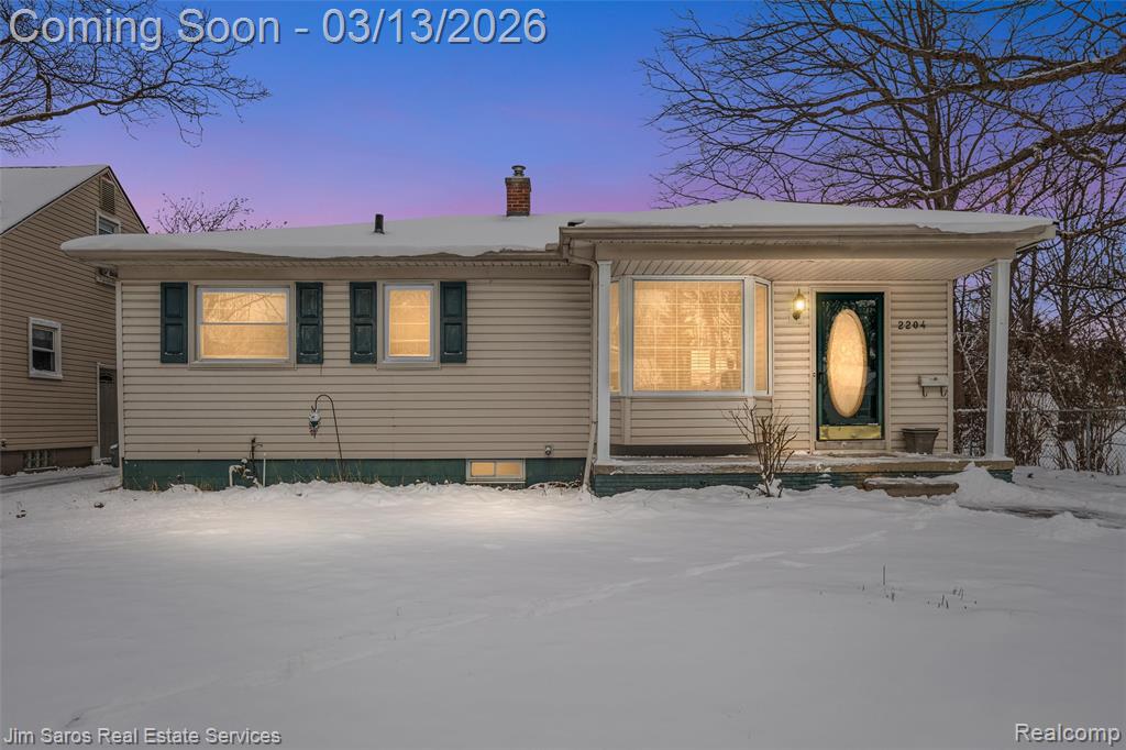 2204 Roslyn Road, Grosse Pointe Woods, MI 48236 — front exterior