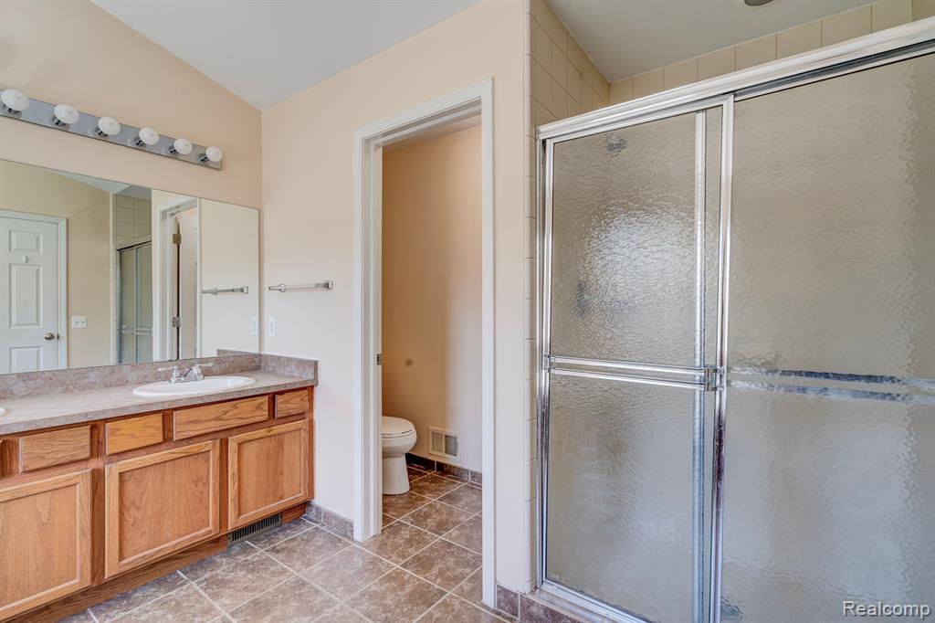 41211 N MAPLEWOOD Drive, Canton, MI 48187 — Photo 39