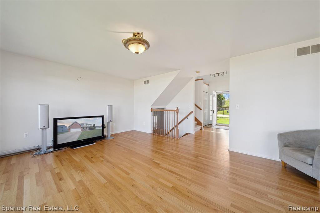61 Old Carriage Lane, Lapeer, MI 48446 — Photo 21