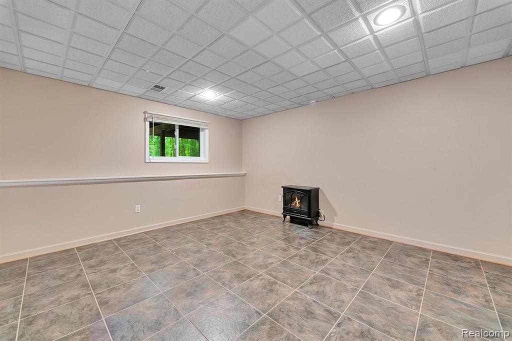 573 NAKOMIS Trail, Lake Orion, MI 48362 — Photo 55