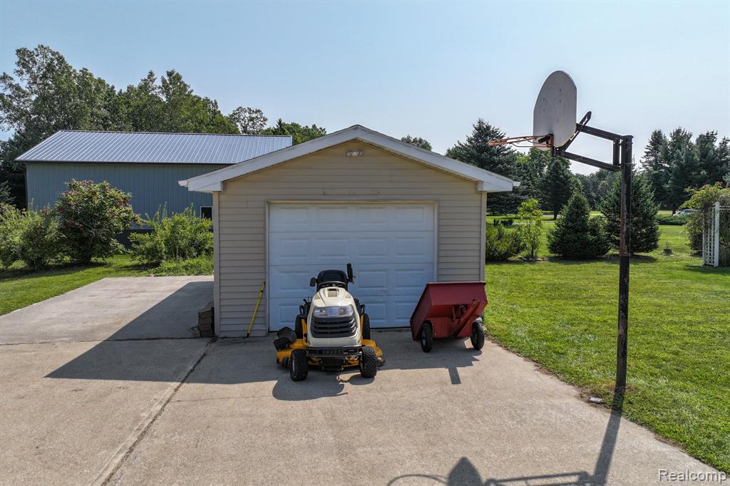 761 MELLISH Drive, Lapeer, MI 48446 — Photo 7