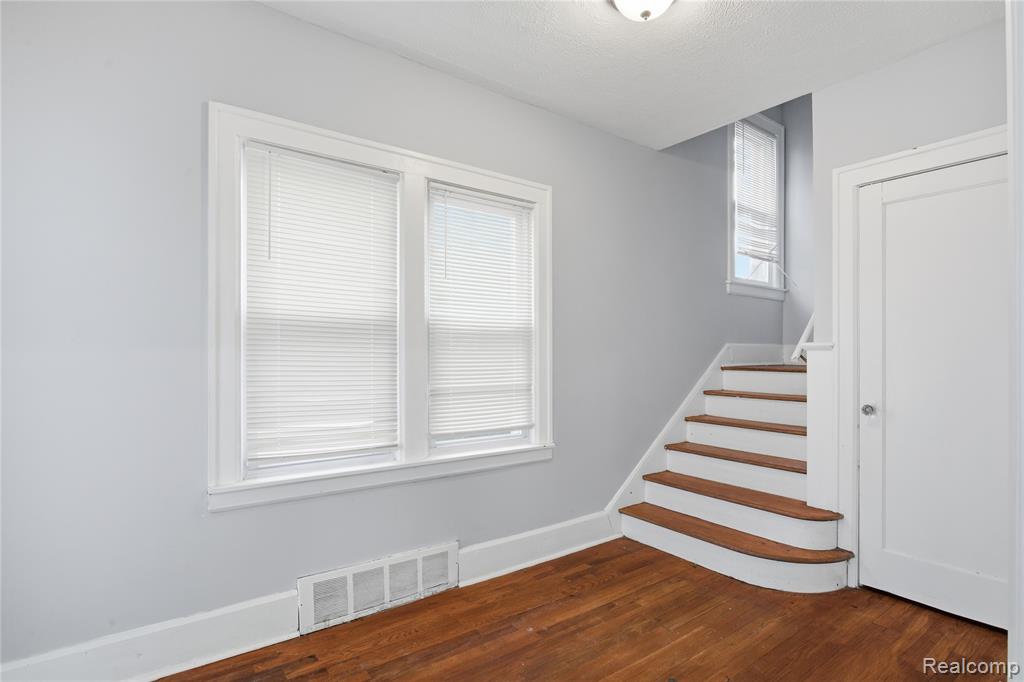 229 Eason Street, Highland Park, MI 48203 — Photo 9