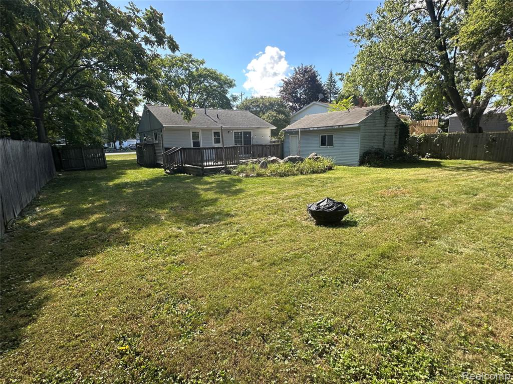 6426 Williams Lake Road, Waterford, MI 48329 — Photo 4