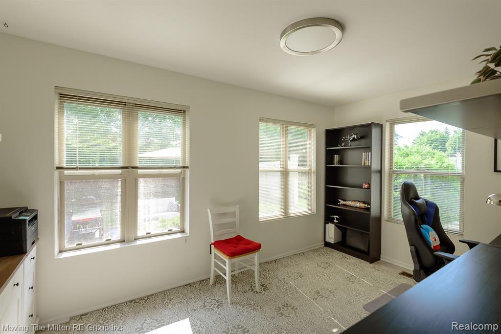 9501 Madison Drive, Belleville, MI 48111 — Photo 23
