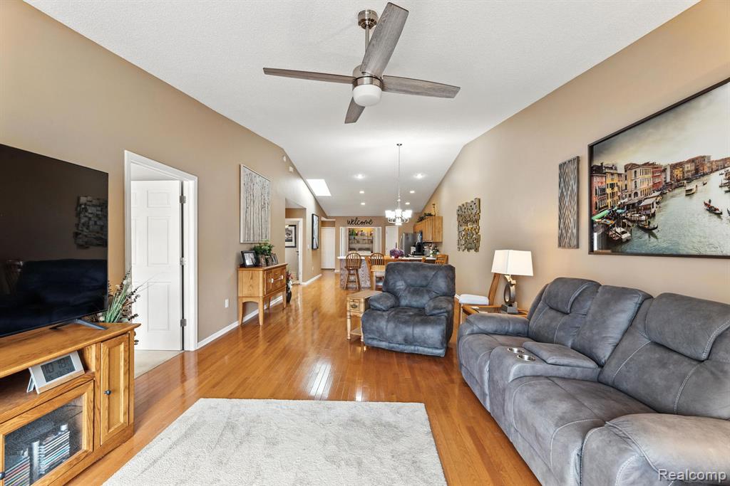 810 Crystal Lane, Marysville, MI 48040 — Photo 12