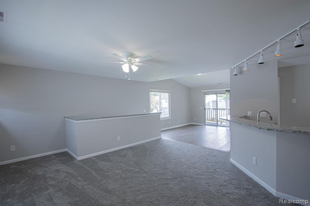 75 ROSEBUD Lane, Mount Clemens, MI 48043 — Photo 4