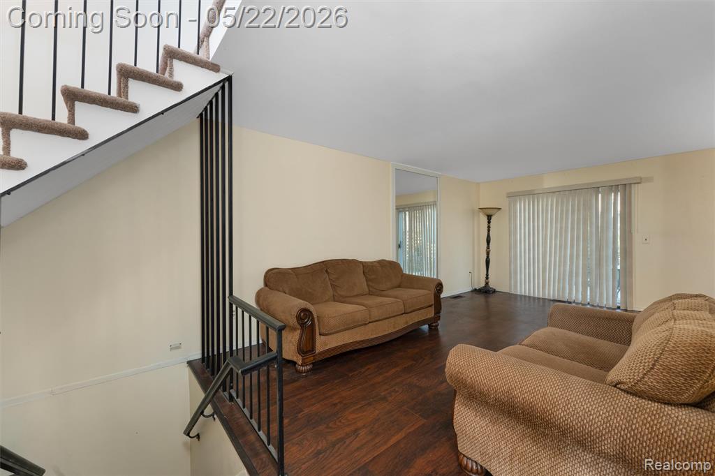 32105 W 12 Mile Road, Farmington, MI 48334 — Photo 5