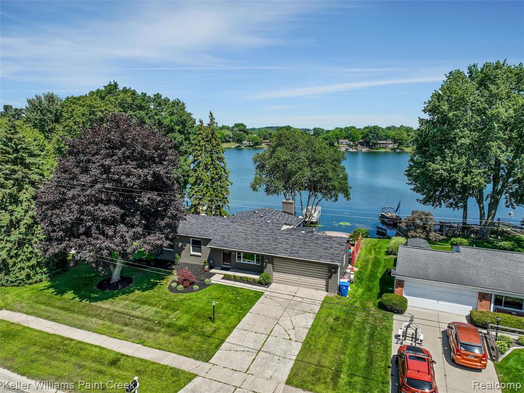 5842 Pleasant Drive, Waterford, MI 48329 — Photo 49