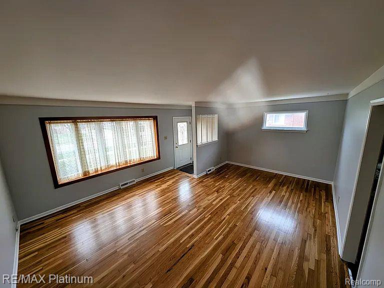 7725 Berwick Drive, Westland, MI — Photo 7