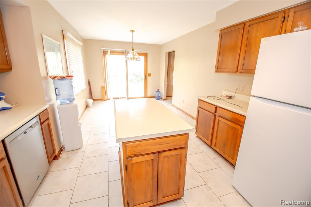 808 Vivian Lane, Oxford, MI 48371 — Photo 17