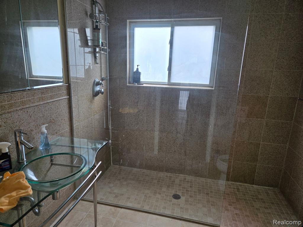 6387 ABINGTON Avenue, Detroit, MI 48228 — Photo 7