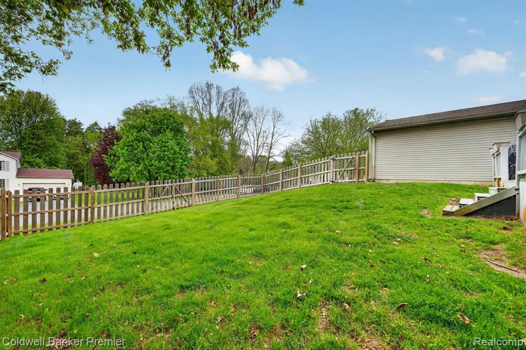 425 Arbor Pine Drive, Ortonville, MI 48462 — Photo 42