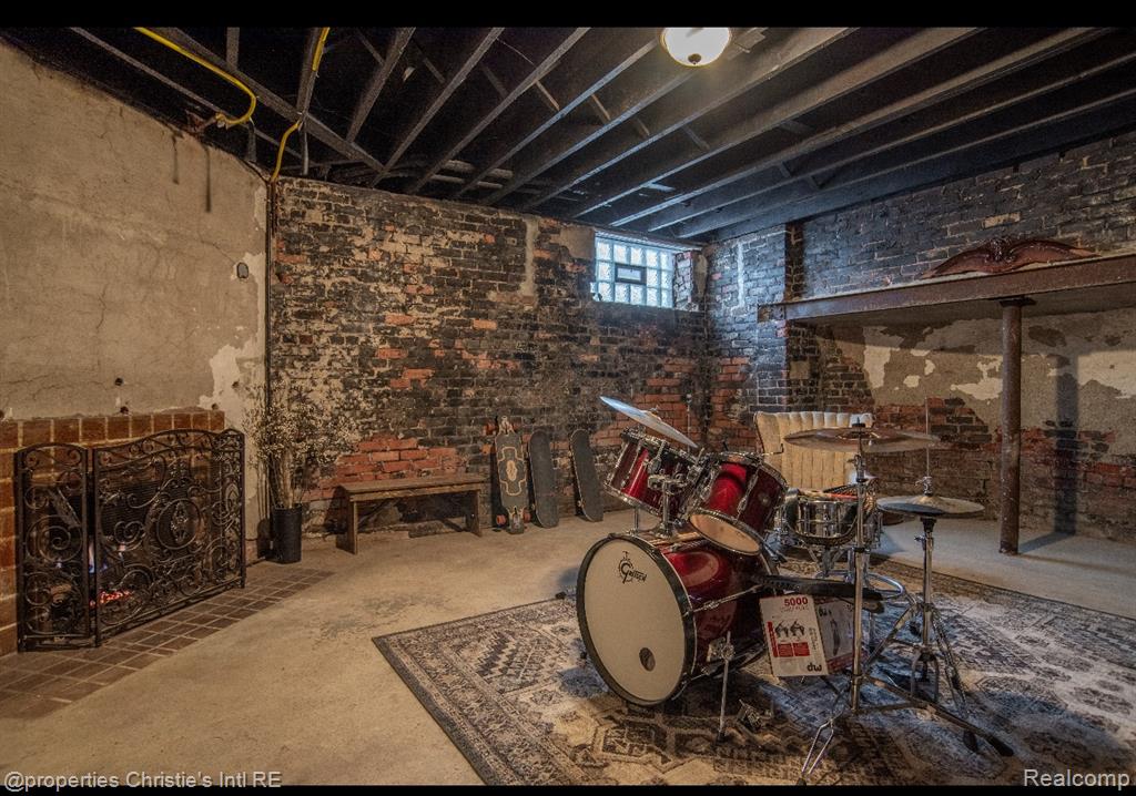 8604 La Salle Boulevard, Detroit, MI 48206 — Photo 54
