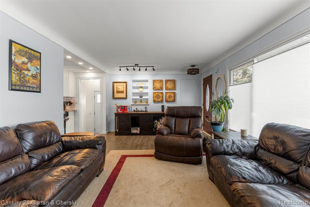 9329 Merriman Road, Livonia, MI 48150 — Photo 5
