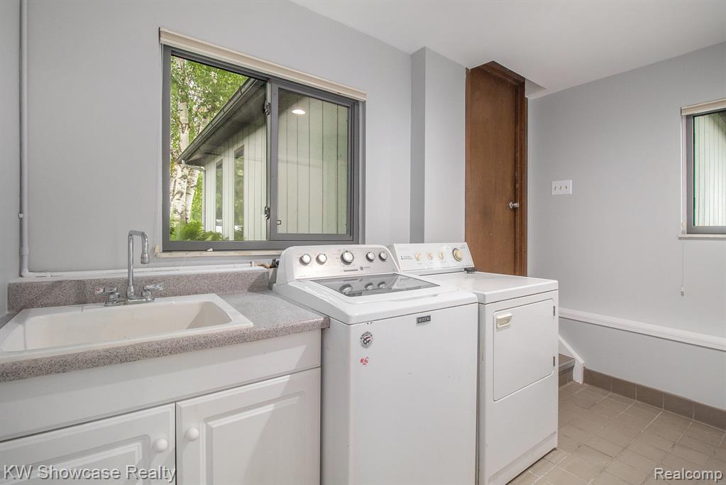 983 ARTDALE, White Lake, MI 48383 — Photo 18
