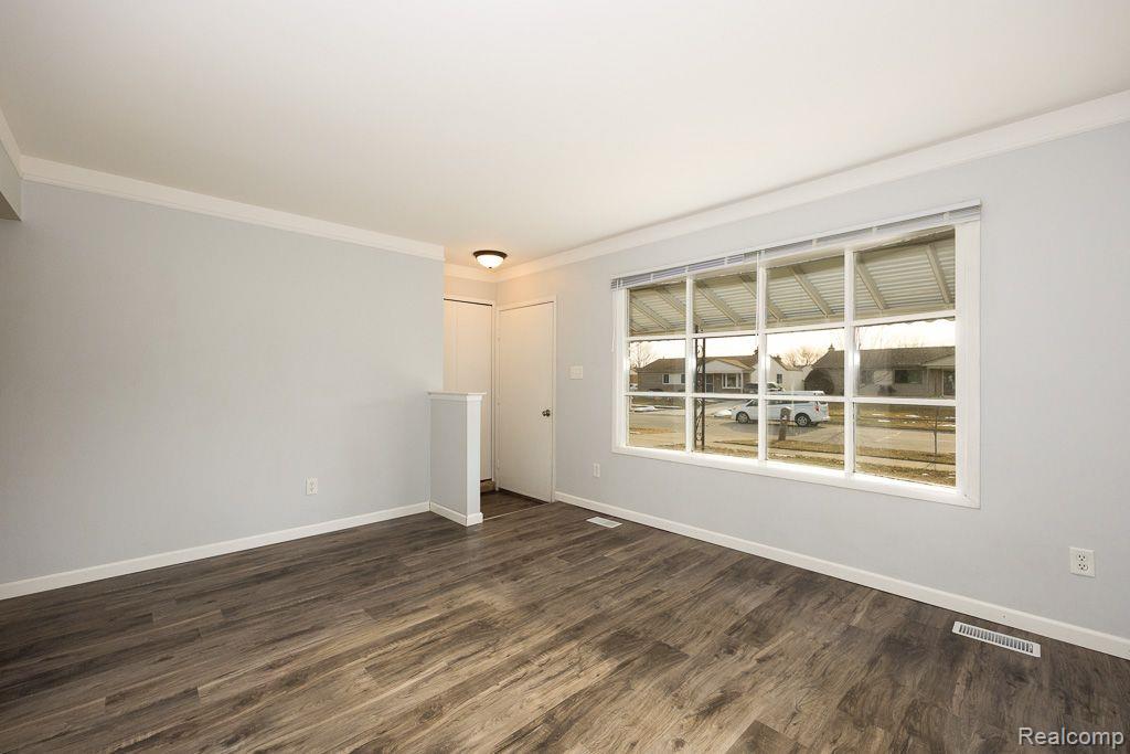 40137 WALTER Drive, Sterling Heights, MI 48310 — Photo 6