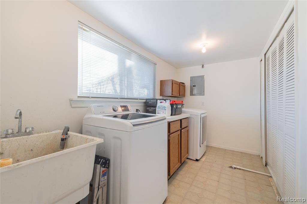 907 Huntclub Boulevard, Auburn Hills, MI 48326 — Photo 34