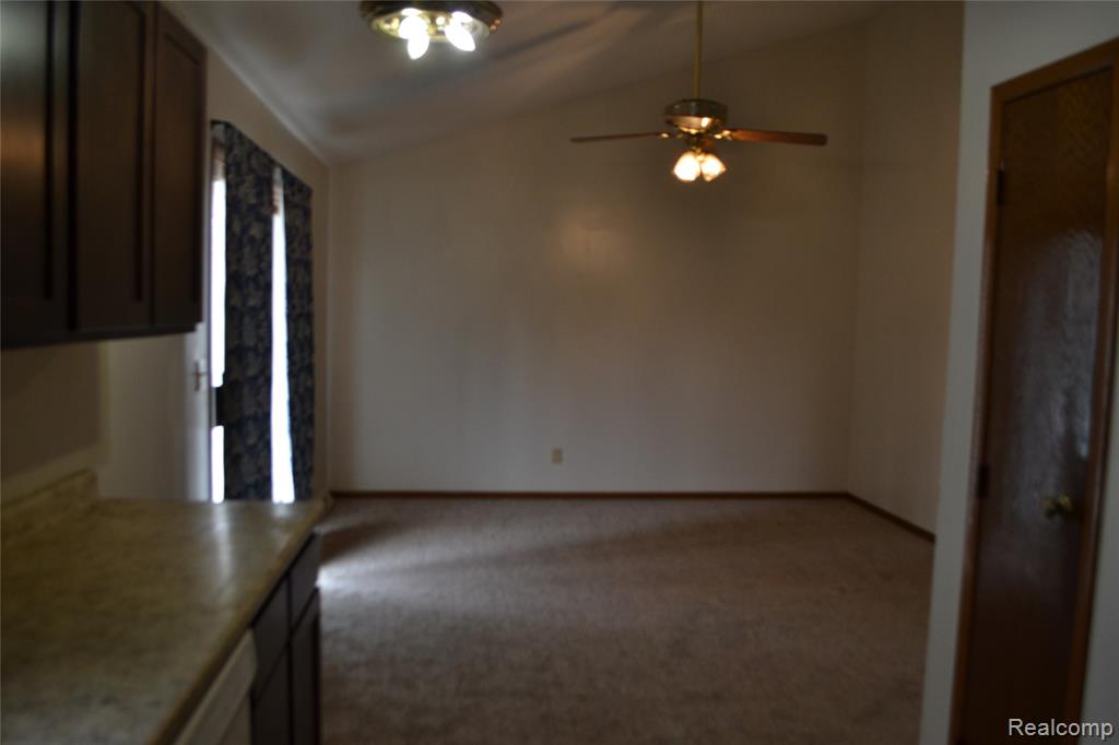 1119 River Valley Dr Drive, Flint, MI 48532 — Photo 14
