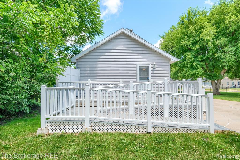 1314 Carman Street, Burton, MI 48529 — Photo 35