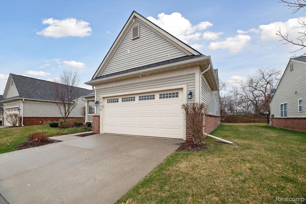 1115 PADDOCK Drive, South Lyon, MI 48178 — Photo 6