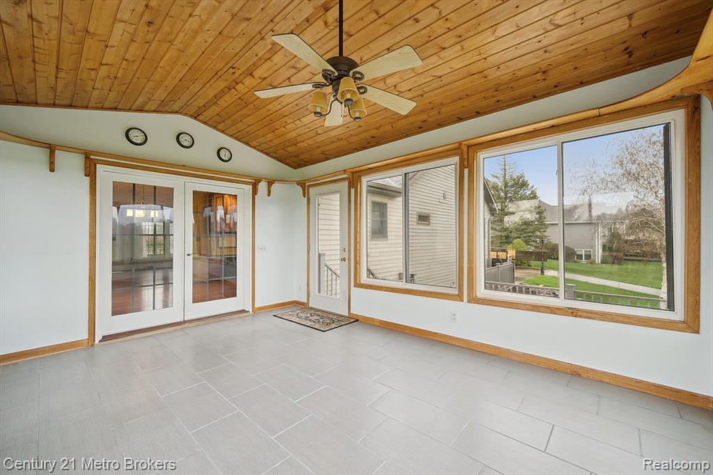 6452 E MAPLE Avenue, Grand Blanc, MI 48439 — Photo 43