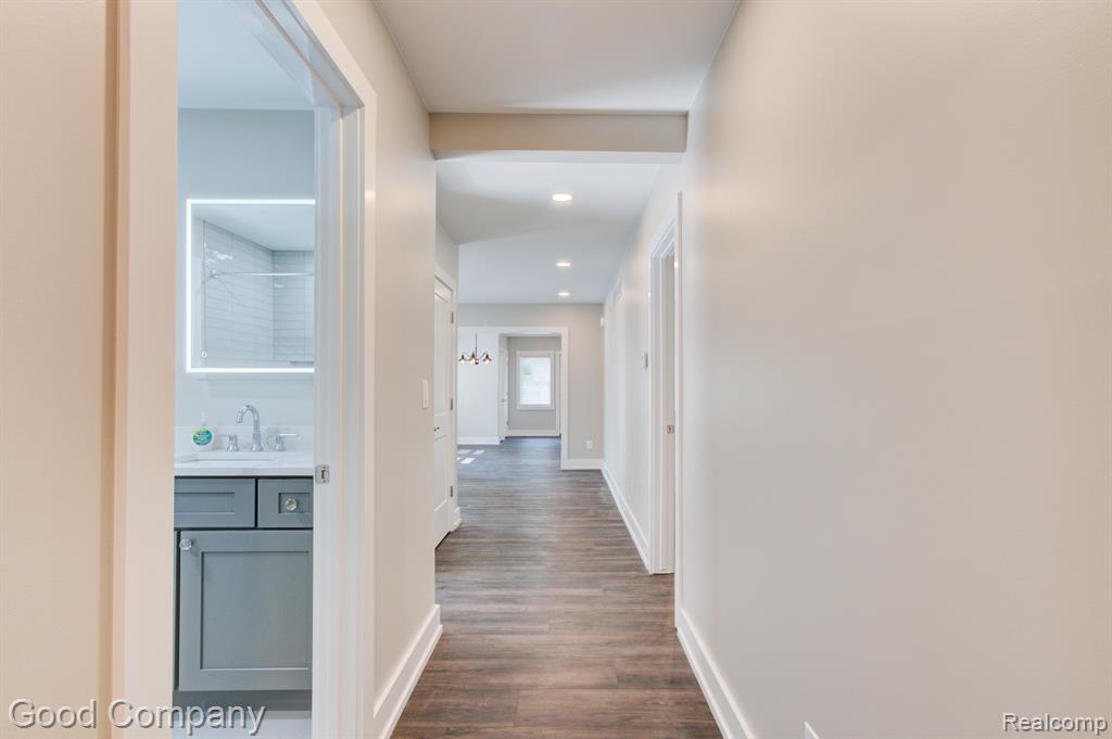 530 W HAZELHURST Street, Ferndale, MI 48220 — Photo 27
