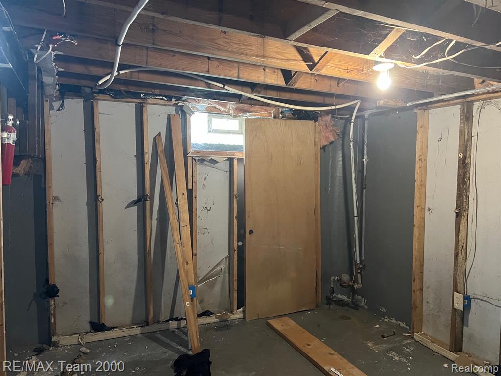 8505 Heyden Street, Detroit, MI 48228 — Photo 16