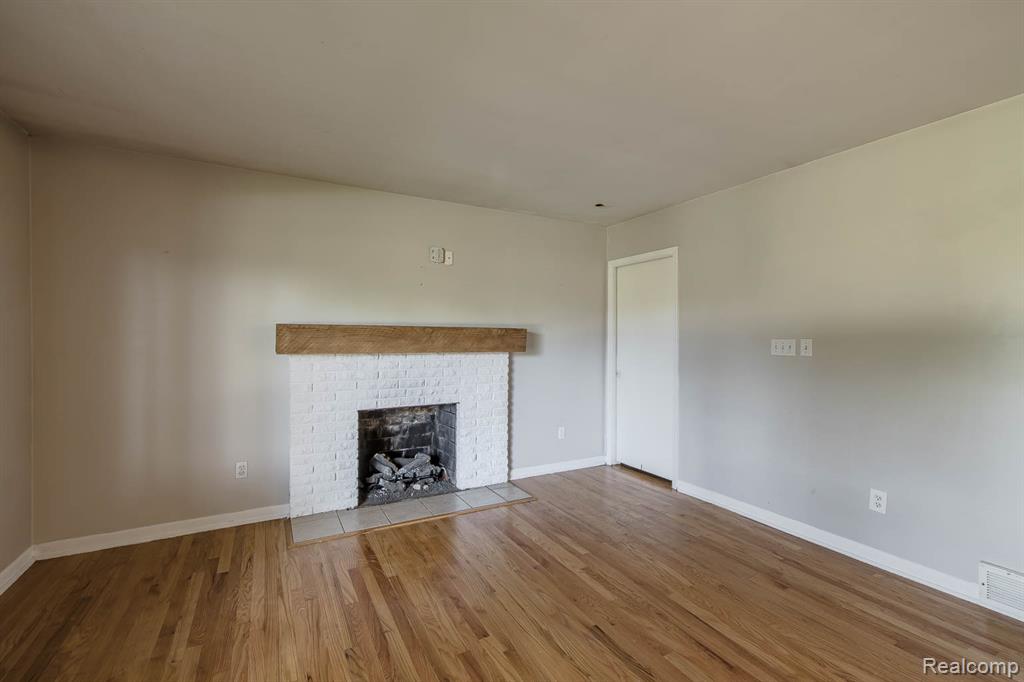 7709 Shelley Drive, Clarkston, MI 48348 — Photo 21