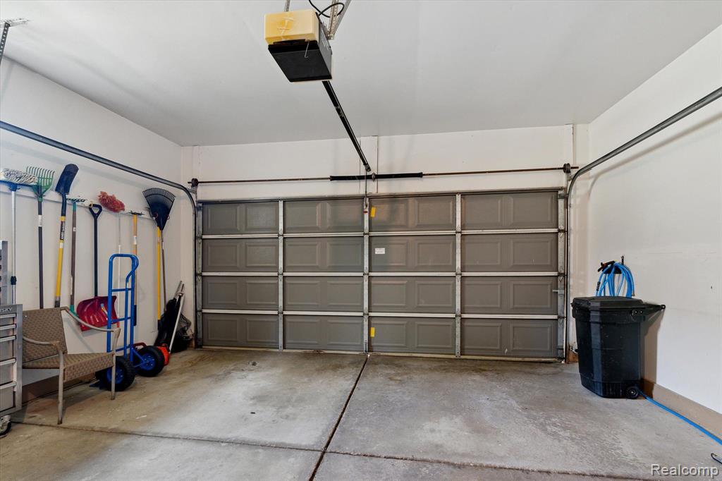 2736 MAPLE FOREST Drive, Wixom, MI 48393 — Photo 36