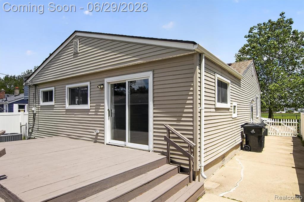 672 8th Street, Wyandotte, MI 48192 — Photo 47