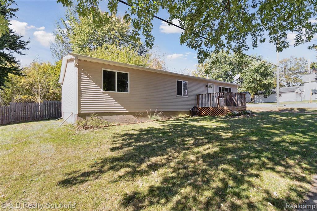 6685 BRUSH Street, North Branch, MI 48461 — Photo 3