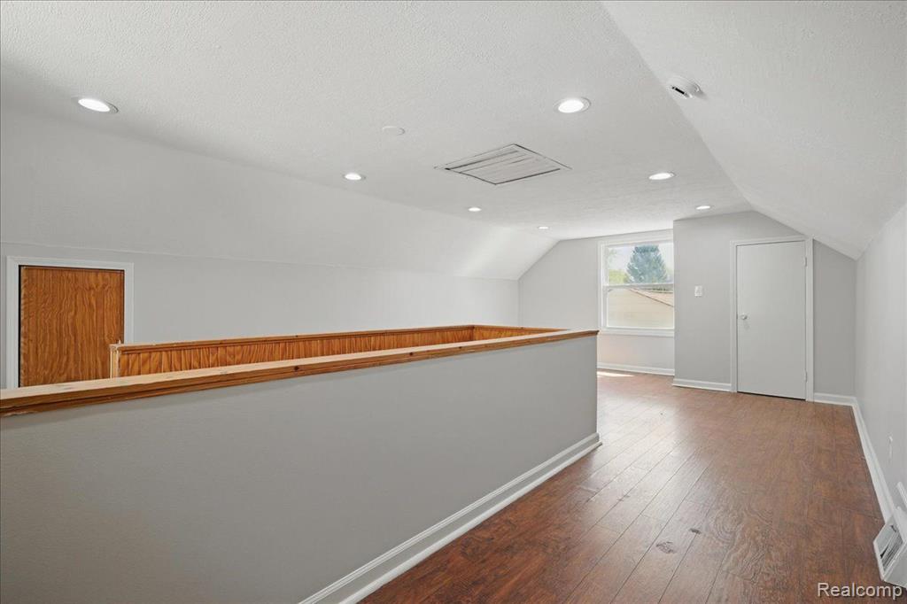 46 E LONGFELLOW Avenue, Pontiac, MI 48340 — Photo 28