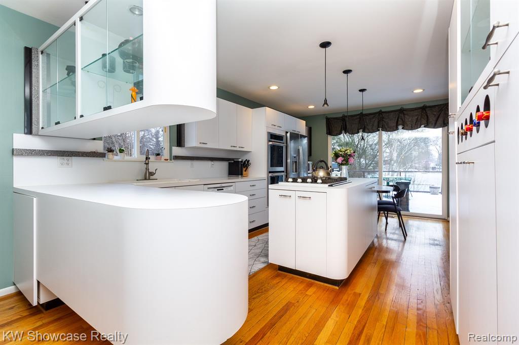 7339 ELLINGROVE Drive, White Lake, MI 48383 — Photo 16