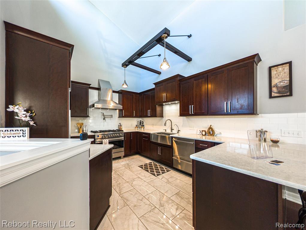 5322 Clintonville Road, Clarkston, MI — Photo 2