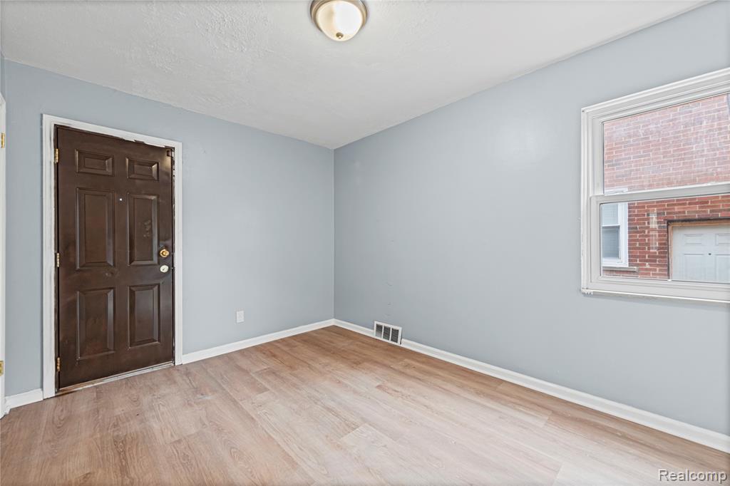 19478 Winthrop Street, Detroit, MI 48235 — Photo 13