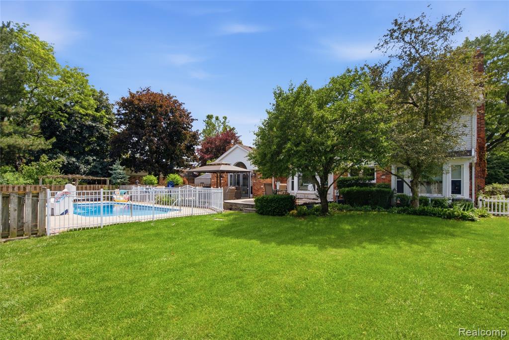 46884 Ben Franklin Drive, Utica, MI 48315 — Photo 59