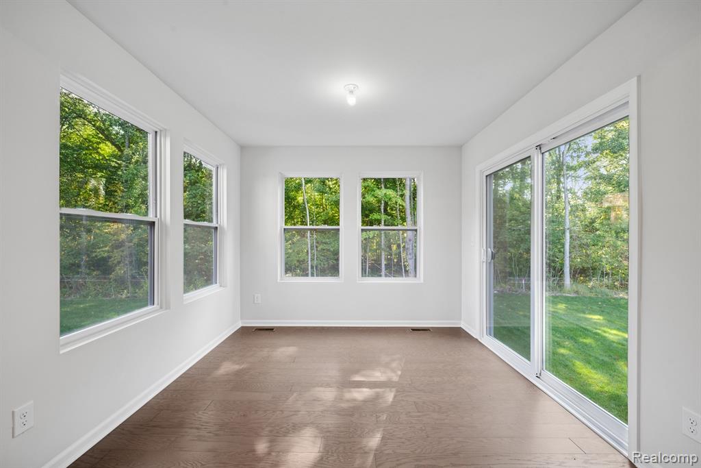 4278 Oak Street, Grand Blanc, MI 48439 — Photo 8