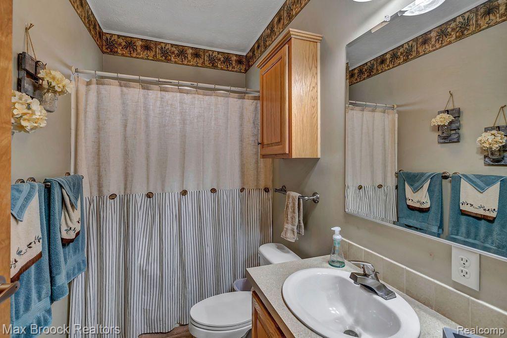 8661 TURNER Road, Imlay City, MI 48444 — Photo 27