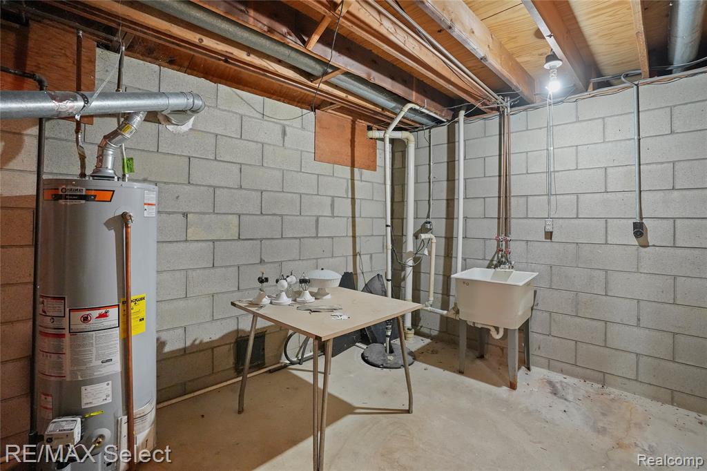 4290 Hedgethorn Circle, Burton, MI 48509 — Photo 40