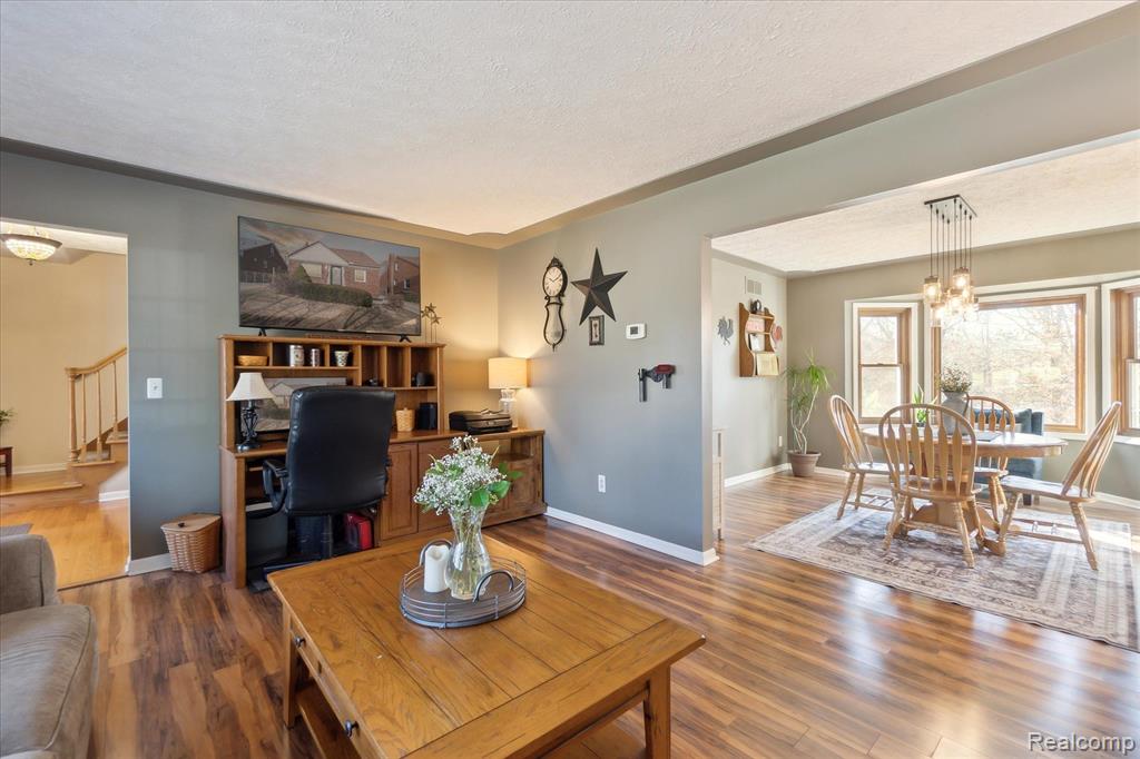 7694 THUNDER BAY Drive, Pinckney, MI 48169 — Photo 10