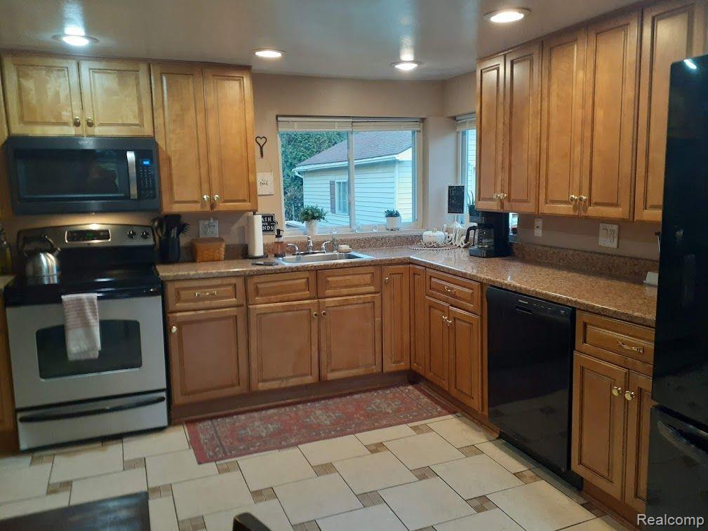 8201 WILSON Street, Shelby Twp, MI 48316 — Photo 3