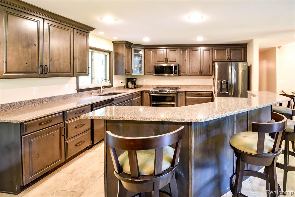 9245 PINE KNOB Road, Clarkston, MI 48348 — Photo 14