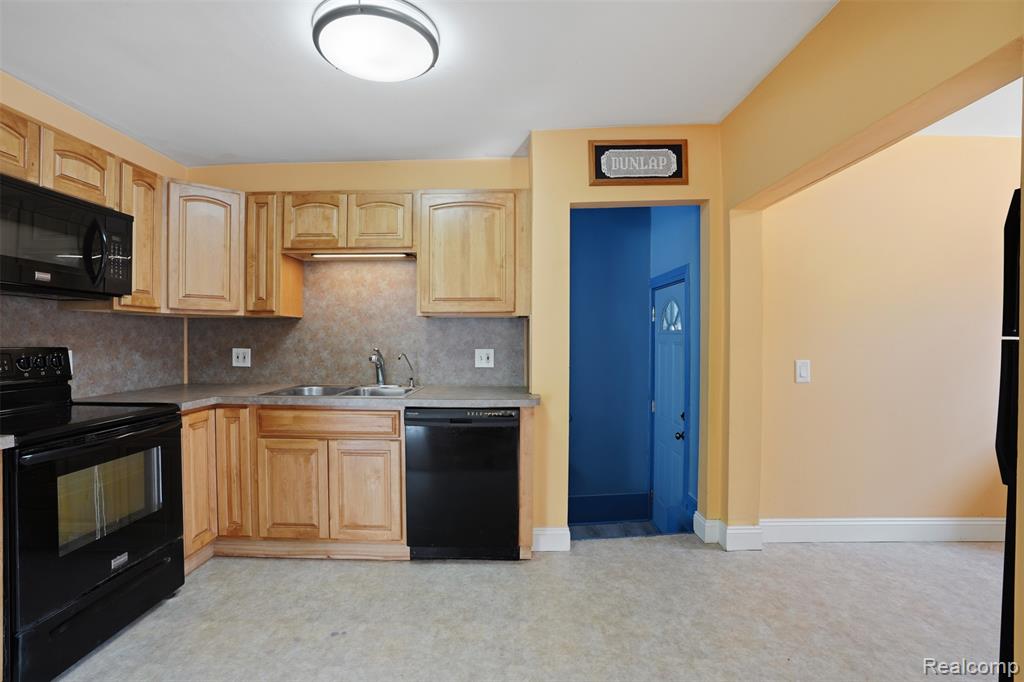 9669 Hadley Road, Clarkston, MI 48348 — Photo 6