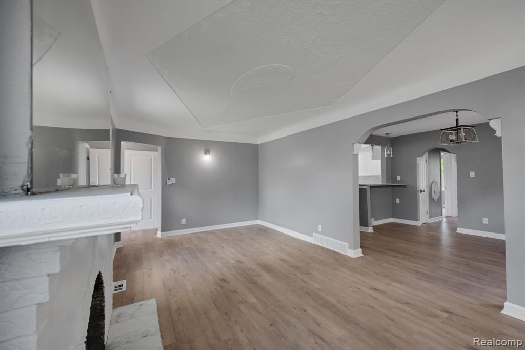 9201 BOLEYN Street, Detroit, MI 48224 — Photo 5