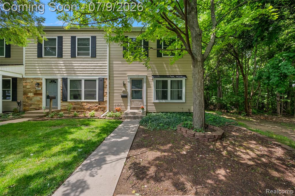 930 Little Hill Court, Rochester Hills, MI 48307 — Photo 2